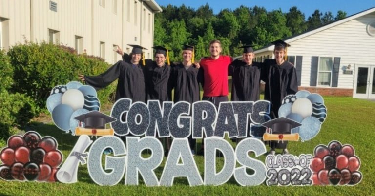 Congrats Grads yard sign